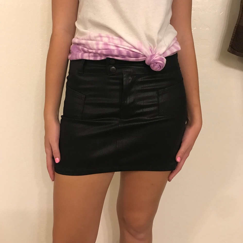 Von Dutch black skirt